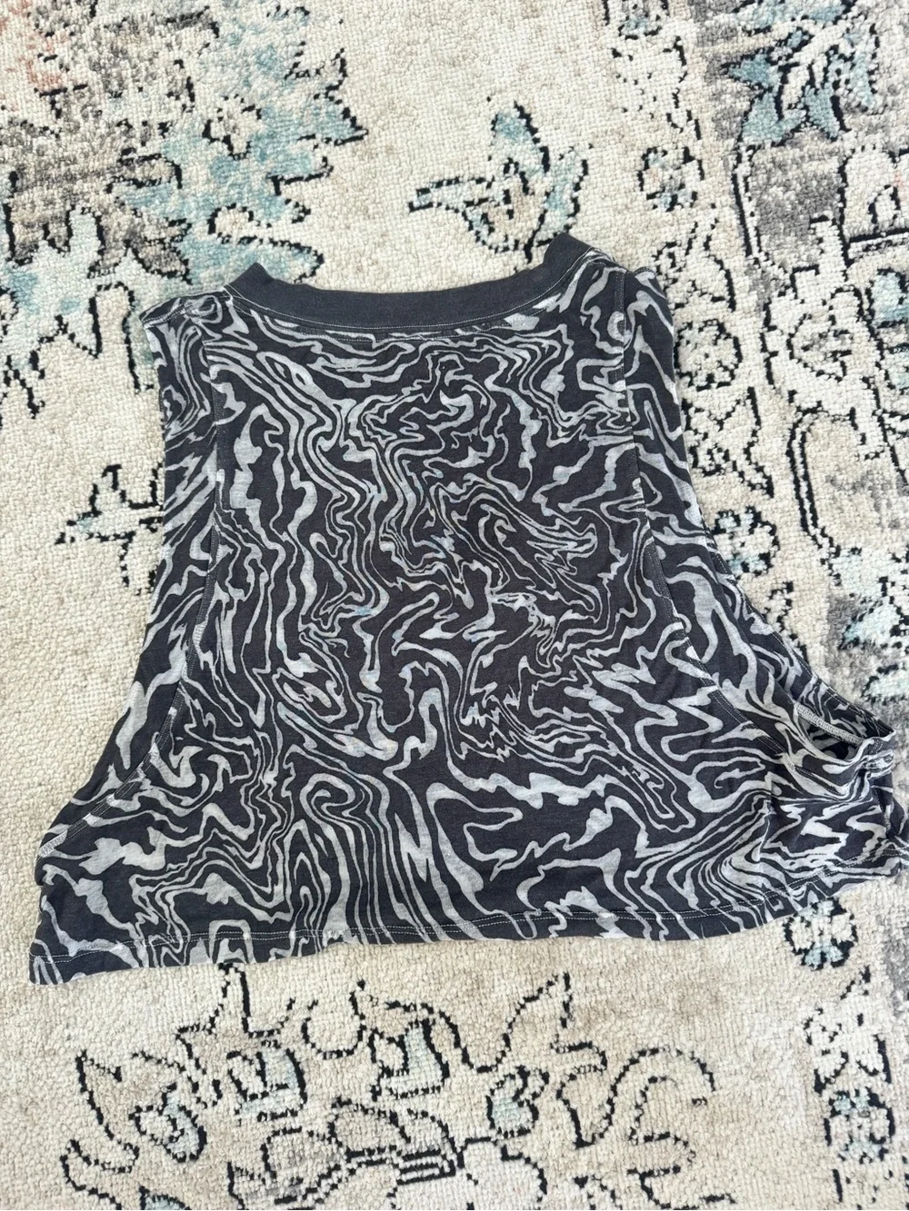 lululemon athletica Black & Gray Swirl Sleeveless Tank